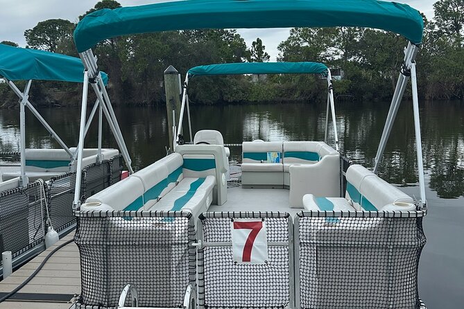 12 Passenger Pontoon Rental - Why a 12-Passenger Pontoon Rental Works So Well Here
