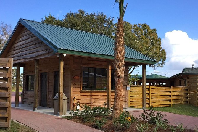 30-Minute Airboat Ride, Lunch, Gem Mining and Park Admission - Native American Village living history: what to look for during the stop