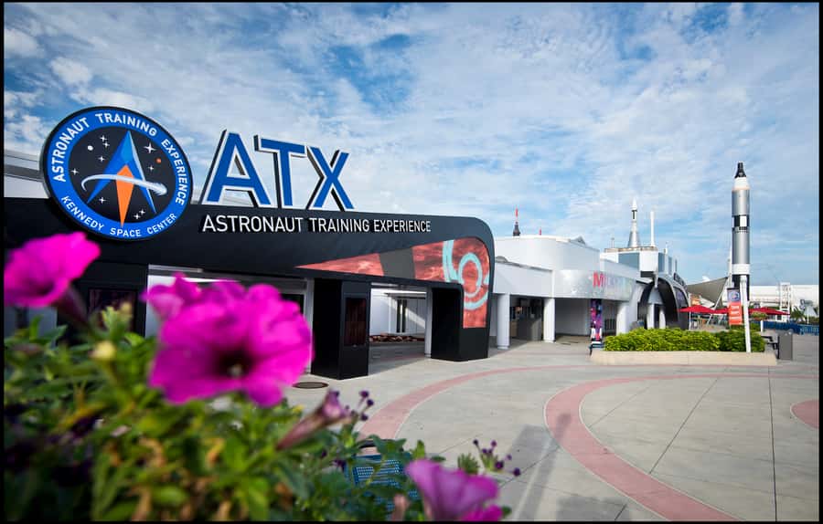 Kennedy Space Center: Astronaut Training Experience - Microgravity and the Lander/Rover Simulator: safety realities you should respect