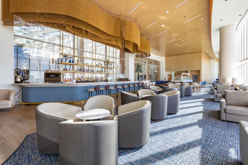 MCO Orlando International Airport: Plaza Premium Lounge - The 3-hour lounge flow: food, Wi‑Fi, charging, and flight info