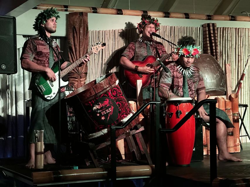 Orlando: Polynesian Fire Luau with Dinner and Live Show - Lei Greeting and First Impressions in Orlando