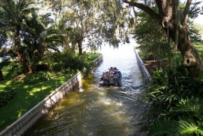 Pontoon Pub Crawl, 5 Lakeside Pubs and Restaurants Visit by Boat - Boat Comfort That Matters: Cooler, Ice, and Chilly Tips