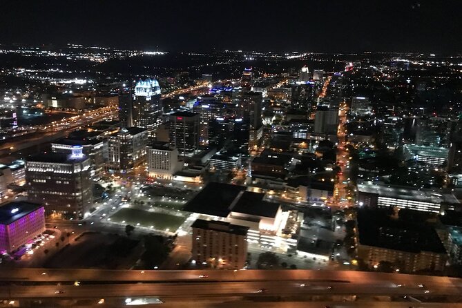 Private Helicopter After-hours 48 Miles Tour Theme Parks&Downtown - The pilot’s commentary: what you’ll learn from above