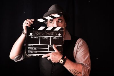 The Outta Control Magic Dinner Show in Orlando - The magic and improv: what you’re actually buying