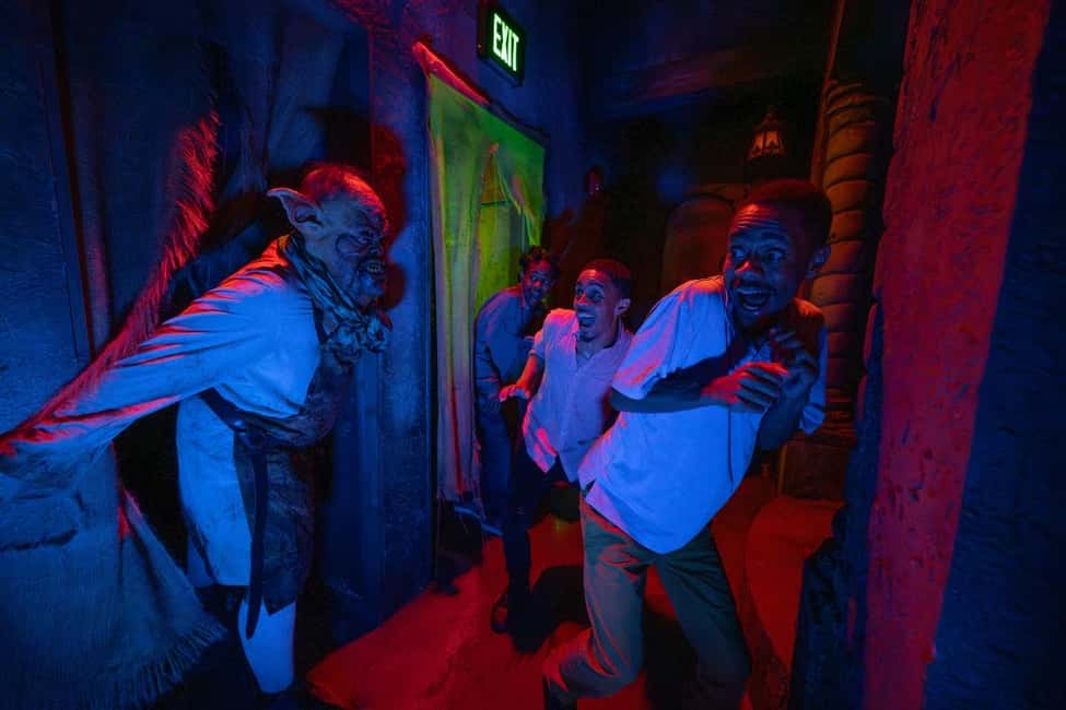 Universal Orlando Resort: Halloween Horror Nights - Scare Rules: No Costumes, and Why That Matters