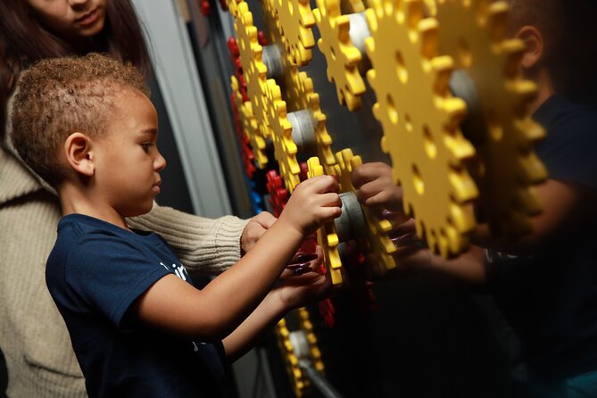 WonderWorks Orlando - The “Upside-Down Amusement Park” Factor (And Why It Helps Families)